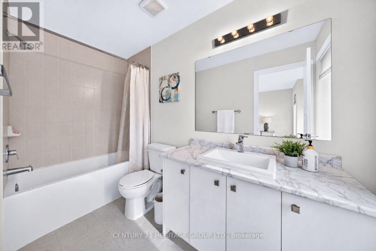 55 DELANO WAY, Newmarket (Woodland Hill), Ontario, L3X0L4