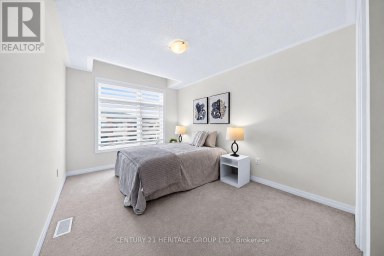 55 DELANO WAY Newmarket (Woodland Hill) Ontario photo 26