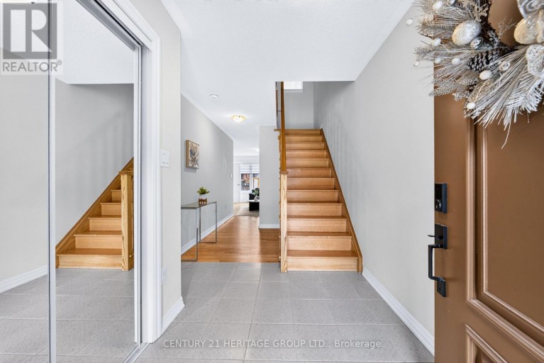 55 DELANO WAY, Newmarket (Woodland Hill), Ontario, L3X0L4