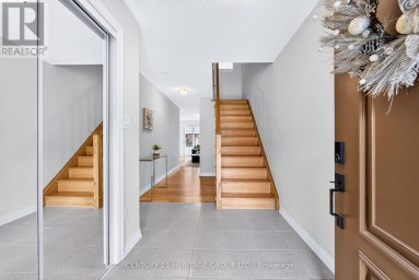 55 DELANO WAY Newmarket (Woodland Hill) Ontario photo 4