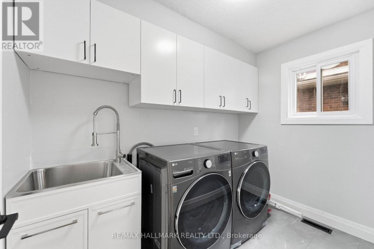 44 OLYMPIA GATE, Vaughan (East Woodbridge), Ontario, L4L5K3