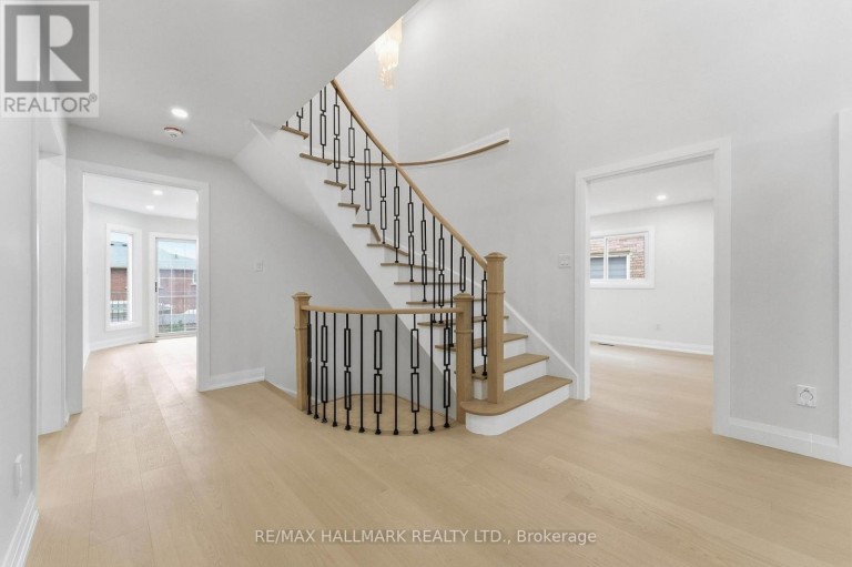 44 OLYMPIA GATE, Vaughan (East Woodbridge), Ontario, L4L5K3