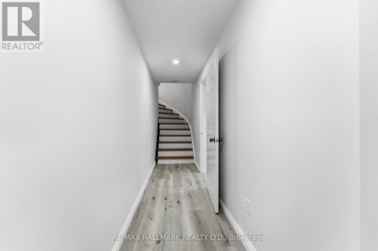 44 OLYMPIA GATE, Vaughan (East Woodbridge), Ontario, L4L5K3