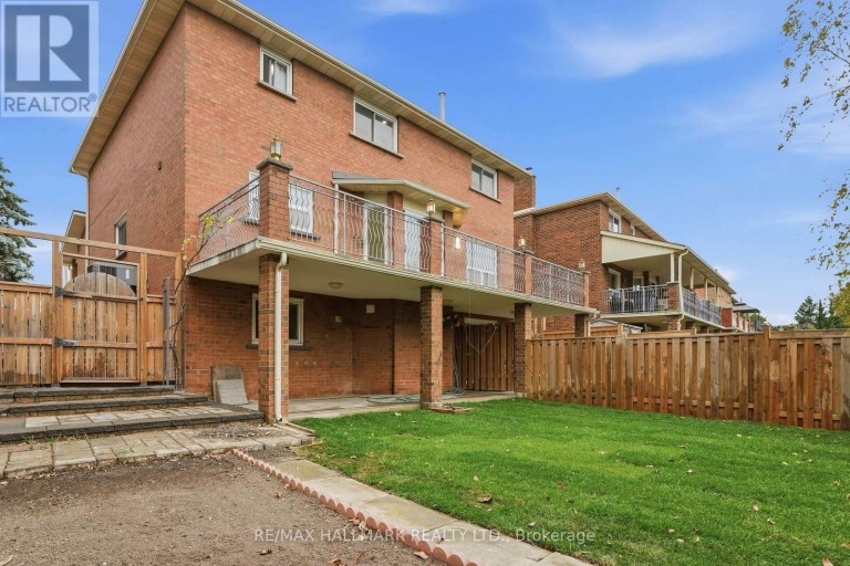 44 OLYMPIA GATE, Vaughan (East Woodbridge), Ontario, L4L5K3