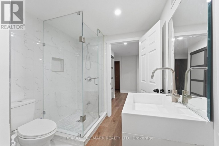 44 OLYMPIA GATE, Vaughan (East Woodbridge), Ontario, L4L5K3