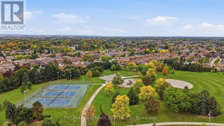 44 OLYMPIA GATE, Vaughan (East Woodbridge), Ontario, L4L5K3