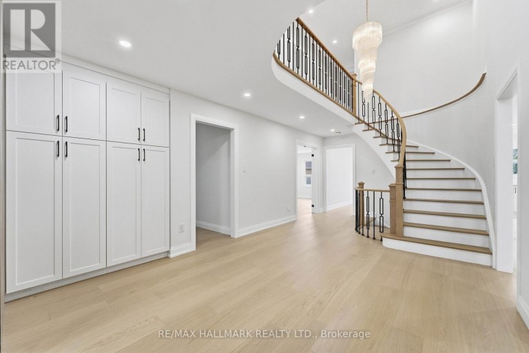 44 OLYMPIA GATE, Vaughan (East Woodbridge), Ontario, L4L5K3
