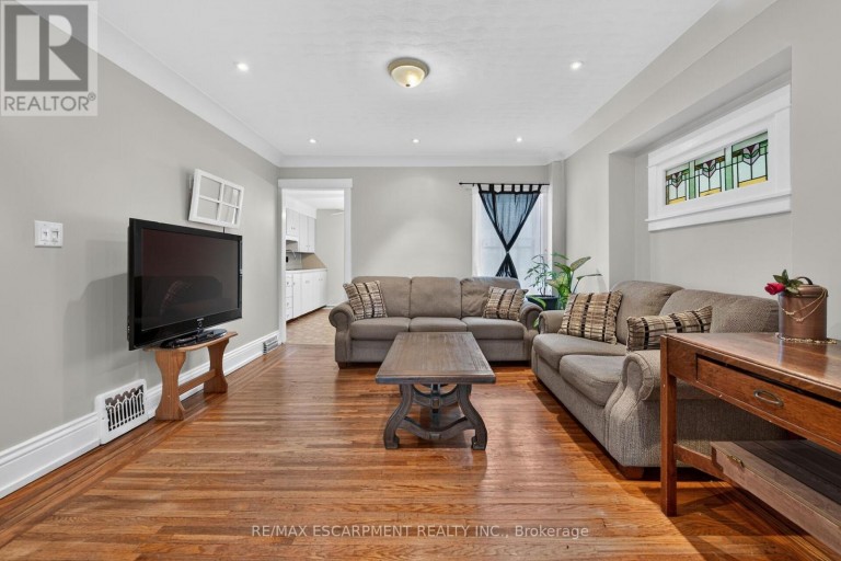 103 BELMONT AVENUE, Hamilton (Crown Point), Ontario, L8L7M2