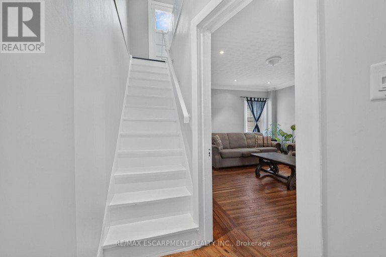 103 BELMONT AVENUE, Hamilton (Crown Point), Ontario, L8L7M2
