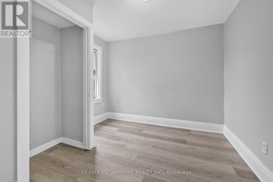 103 BELMONT AVENUE Hamilton (Crown Point) Ontario photo 31