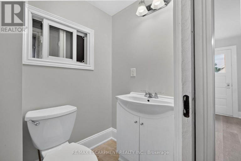 103 BELMONT AVENUE, Hamilton (Crown Point), Ontario, L8L7M2