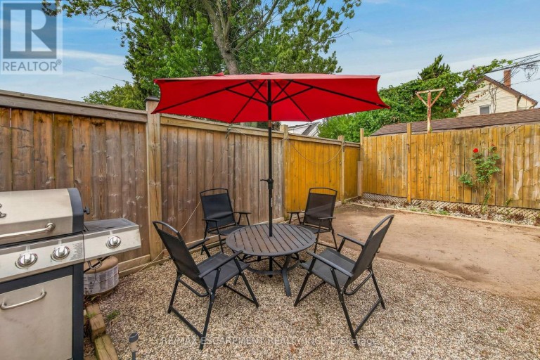 103 BELMONT AVENUE, Hamilton (Crown Point), Ontario, L8L7M2