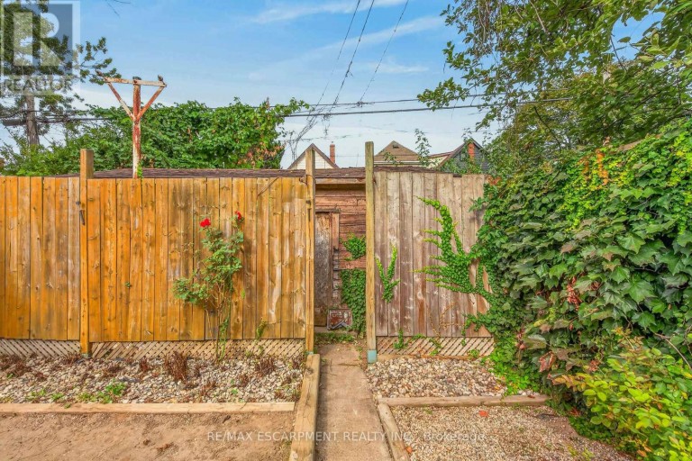 103 BELMONT AVENUE, Hamilton (Crown Point), Ontario, L8L7M2