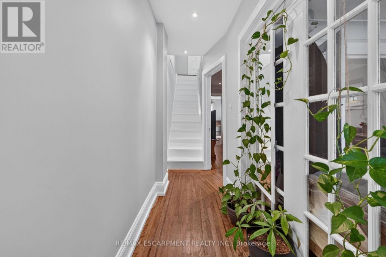 103 BELMONT AVENUE, Hamilton (Crown Point), Ontario, L8L7M2