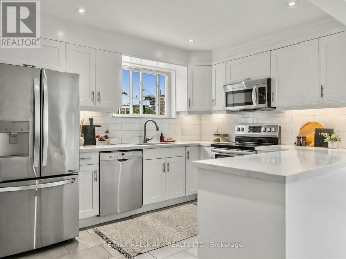 16 AVIS CRESCENT, Toronto (O'Connor-Parkview), Ontario, M4B1B7