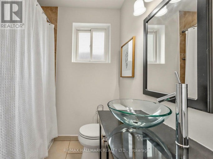 16 AVIS CRESCENT, Toronto (O'Connor-Parkview), Ontario, M4B1B7