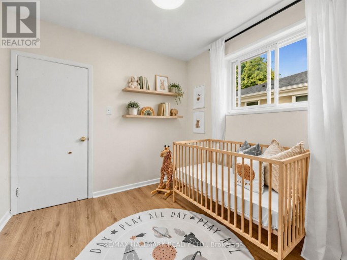 16 AVIS CRESCENT, Toronto (O'Connor-Parkview), Ontario, M4B1B7