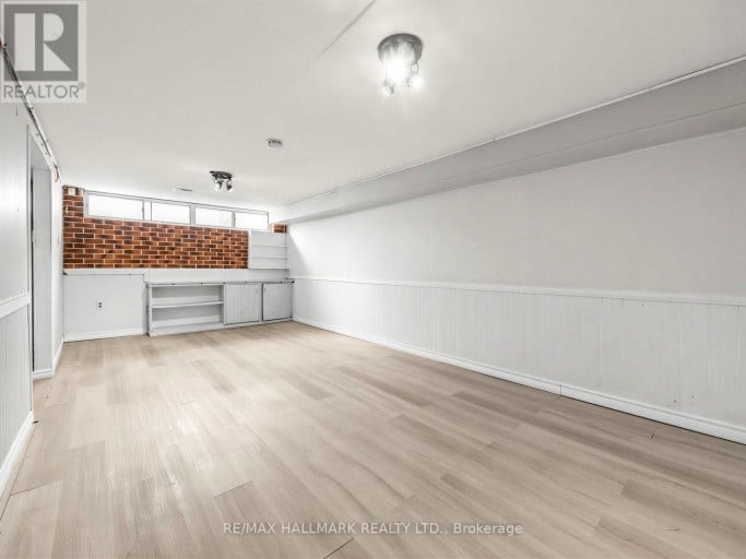 16 AVIS CRESCENT, Toronto (O'Connor-Parkview), Ontario, M4B1B7