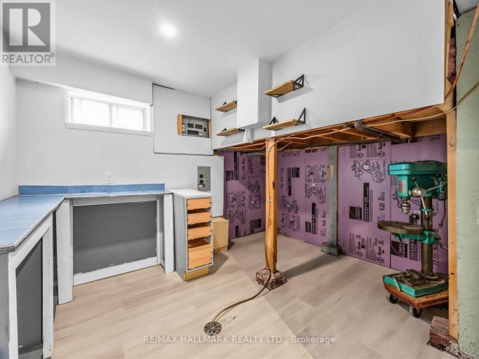 16 AVIS CRESCENT, Toronto (O'Connor-Parkview), Ontario, M4B1B7