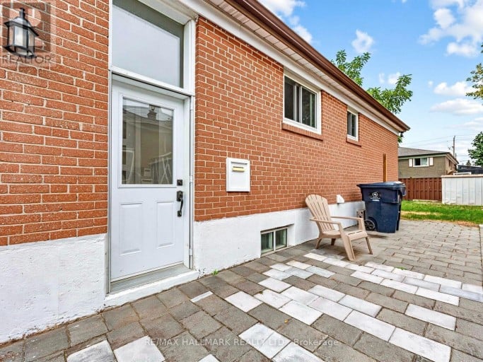 16 AVIS CRESCENT, Toronto (O'Connor-Parkview), Ontario, M4B1B7