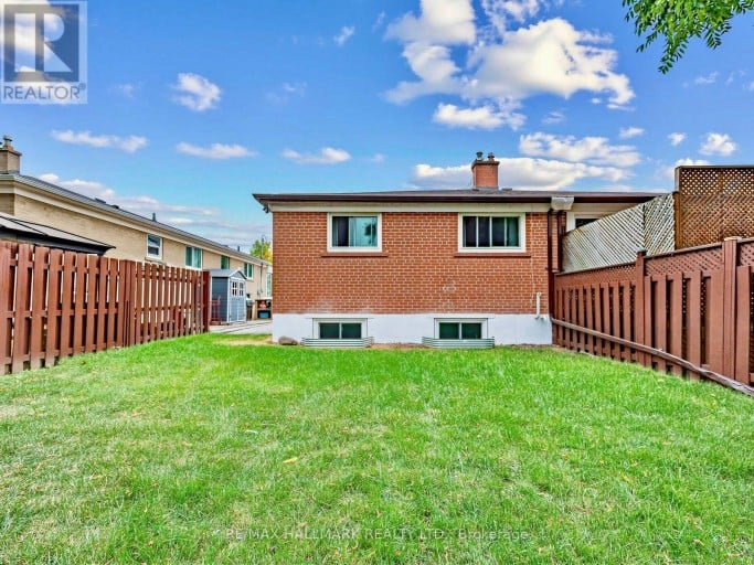 16 AVIS CRESCENT, Toronto (O'Connor-Parkview), Ontario, M4B1B7