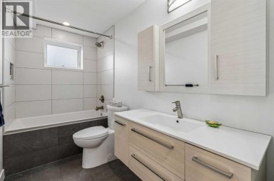 1820 4 Street NE Calgary Alberta photo 42