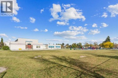 1820 4 Street NE Calgary Alberta photo 50