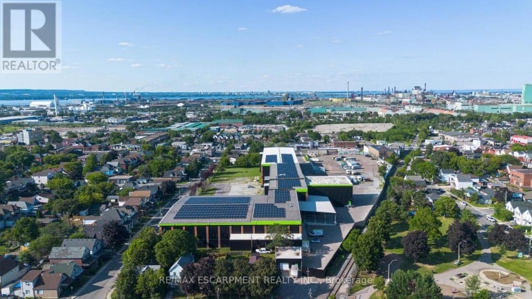 1062 CANNON STREET E, Hamilton (Hill Park), Ontario, L8L2H8