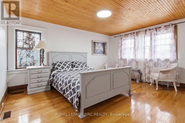 5134 VICTORIA AVENUE, Niagara Falls (Downtown), Ontario, L2E4E3