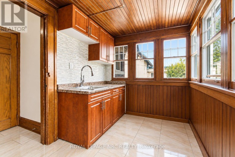 5134 VICTORIA AVENUE, Niagara Falls (Downtown), Ontario, L2E4E3
