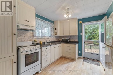 97 SMITH LANE Huron-Kinloss Ontario photo 5