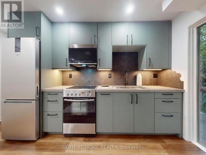 386 ROSEWELL AVENUE, Toronto (Lawrence Park South), Ontario, M4R2B4