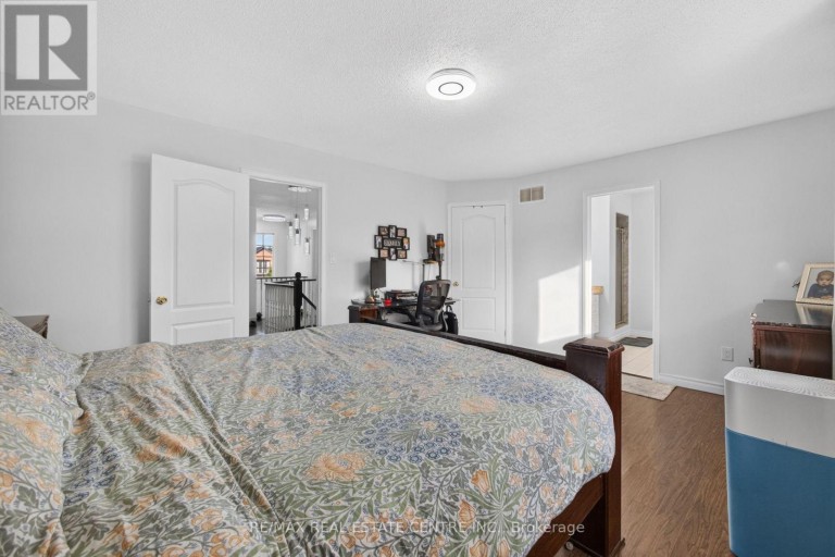 8 FLATLANDS WAY, Brampton (Sandringham-Wellington), Ontario, L6R2B5