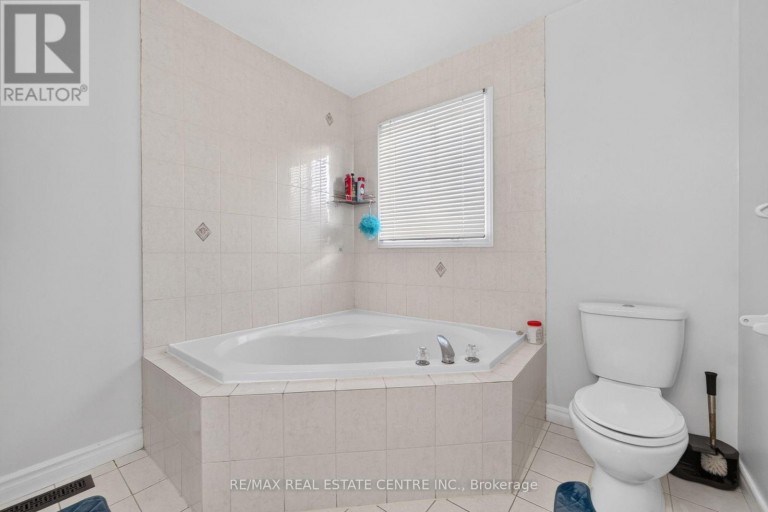 8 FLATLANDS WAY, Brampton (Sandringham-Wellington), Ontario, L6R2B5