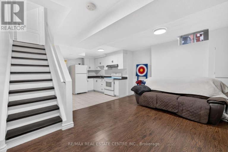 8 FLATLANDS WAY, Brampton (Sandringham-Wellington), Ontario, L6R2B5