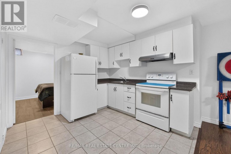 8 FLATLANDS WAY, Brampton (Sandringham-Wellington), Ontario, L6R2B5