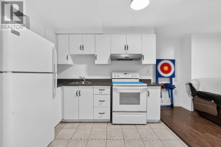 8 FLATLANDS WAY, Brampton (Sandringham-Wellington), Ontario, L6R2B5