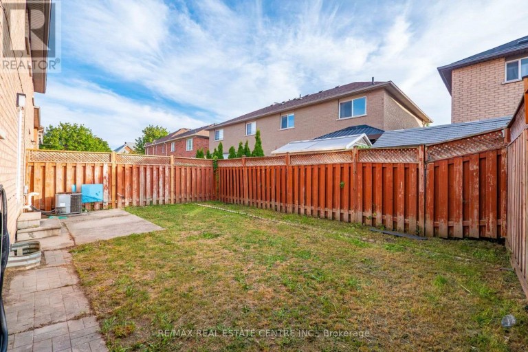 8 FLATLANDS WAY, Brampton (Sandringham-Wellington), Ontario, L6R2B5