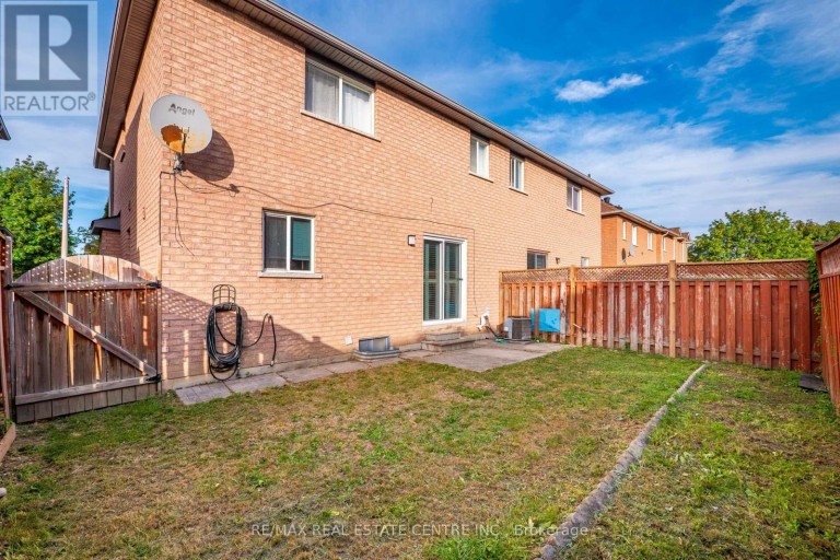 8 FLATLANDS WAY, Brampton (Sandringham-Wellington), Ontario, L6R2B5