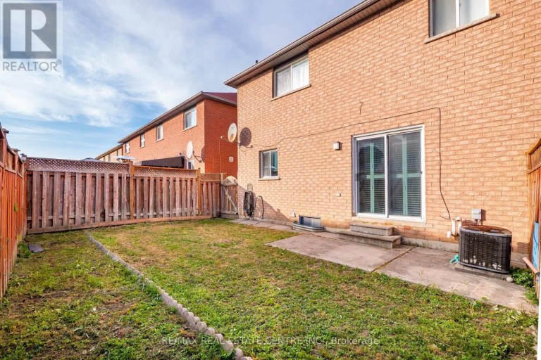 8 FLATLANDS WAY, Brampton (Sandringham-Wellington), Ontario, L6R2B5