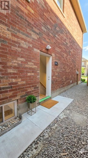 36 CROMBIE STREET, Clarington (Bowmanville), Ontario, L1C4A1