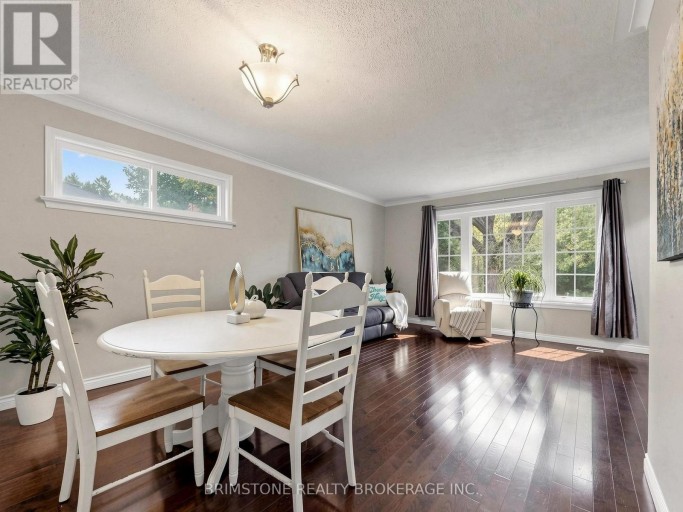 93 BAYVIEW PARKWAY, Newmarket (Huron Heights-Leslie Valley), Ontario, L3Y3W2