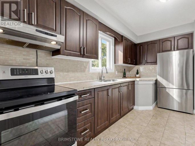93 BAYVIEW PARKWAY, Newmarket (Huron Heights-Leslie Valley), Ontario, L3Y3W2