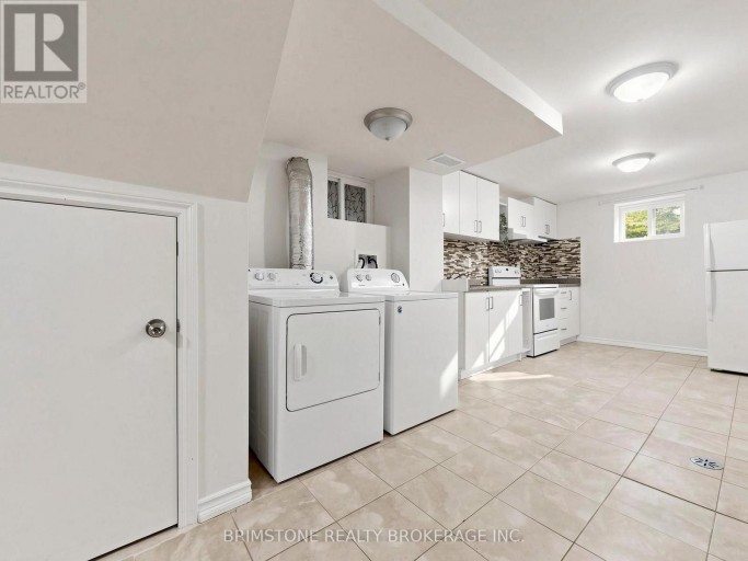 93 BAYVIEW PARKWAY, Newmarket (Huron Heights-Leslie Valley), Ontario, L3Y3W2