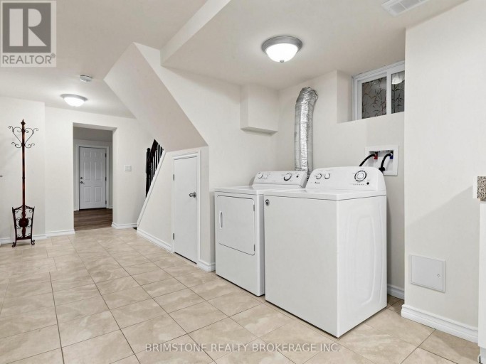 93 BAYVIEW PARKWAY, Newmarket (Huron Heights-Leslie Valley), Ontario, L3Y3W2