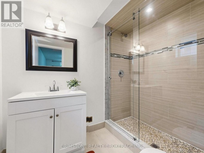 93 BAYVIEW PARKWAY, Newmarket (Huron Heights-Leslie Valley), Ontario, L3Y3W2
