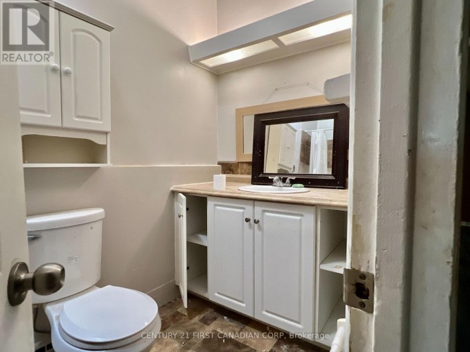 40 ARBOUR GLEN CRESCENT, London East (East A), Ontario, N5Y1Z9