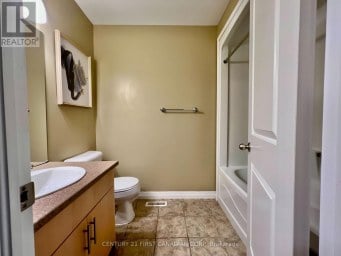 45 - 112 NORTH CENTRE ROAD London North (North B) Ontario photo 15