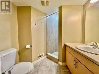 45 - 112 NORTH CENTRE ROAD London North (North B) Ontario photo 23