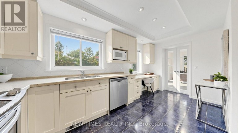 4 ASHSTEAD PLACE, Toronto (Don Valley Village), Ontario, M2J3K1